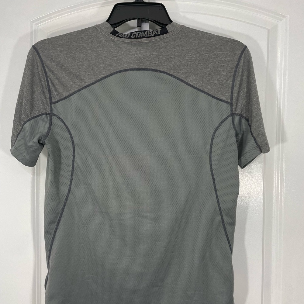 Nike Men's Gray Athletic Shirt Size Medium CB-105 - Picture 8 of 8